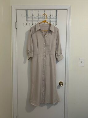 Midi Shirt Dress in Light Beige EUC size L